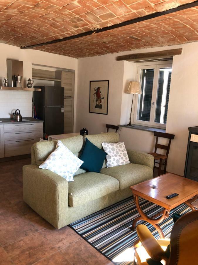 Modern Farmhouse Apartment Montabone Ngoại thất bức ảnh